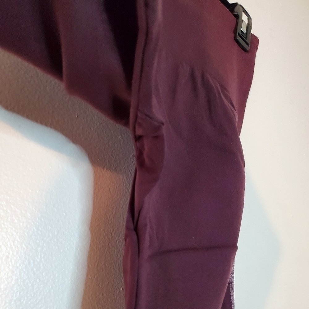 Assets by Spanx burgundy seamless leggings size large - Picture 6 of 13